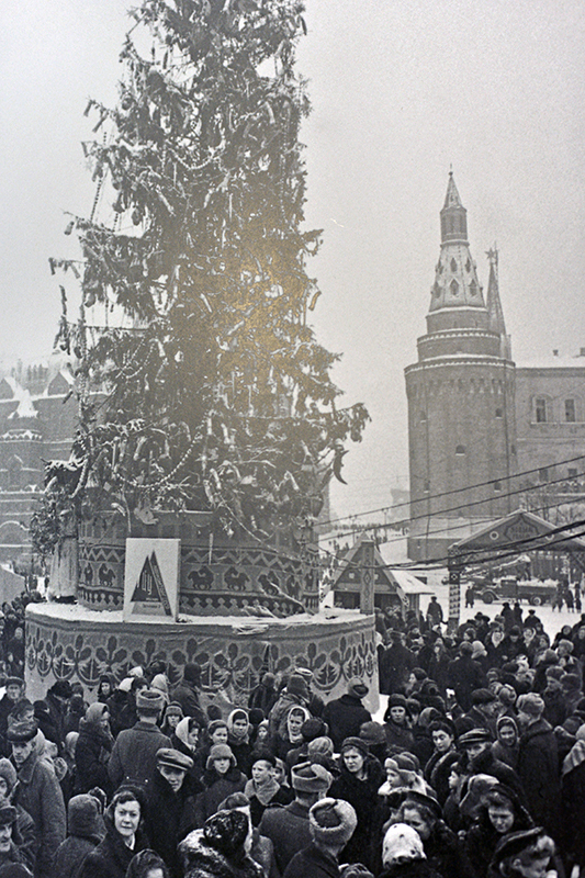 Главная елка на Манежной площади. 1946 год 