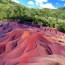 Разноцветные песчаные дюны, Маврикиния. Причудливые природные ландшафты парка Seven Coloured Earth ("Земля семи цветов") были созданы в результате естественных химических процессов и климатических усл